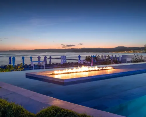 Infinity-Pool-with-Torch-on_High-Res_33898 Infinity-Pool-with-Torch-on_High-Res_33898